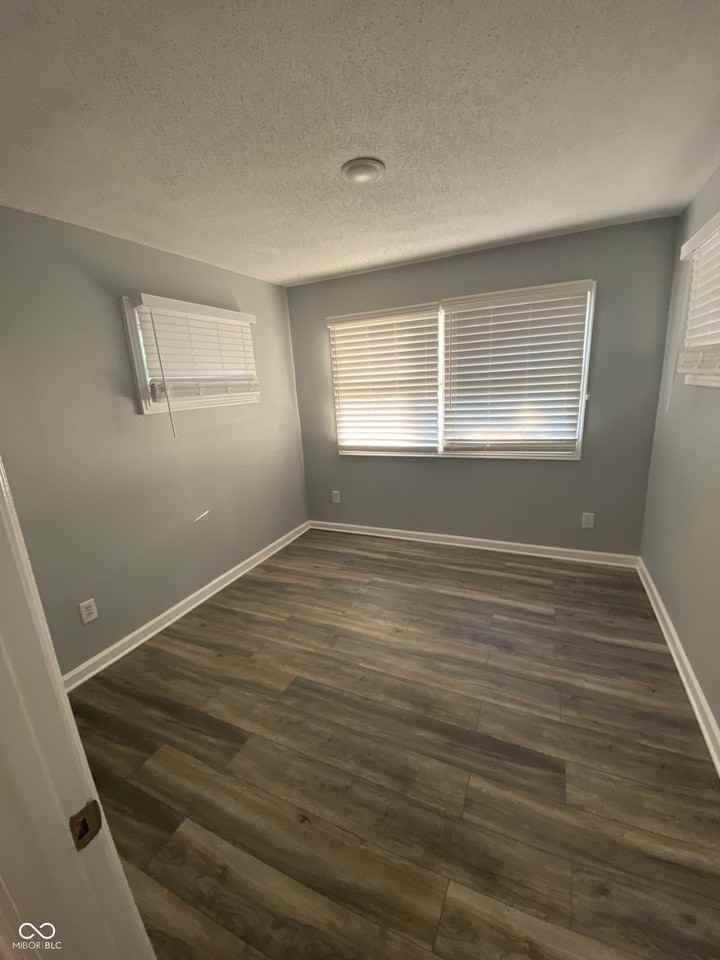 517 S Warman Ave - Photo 6 of 22