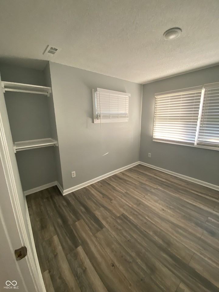 517 S Warman Ave - Photo 7 of 22
