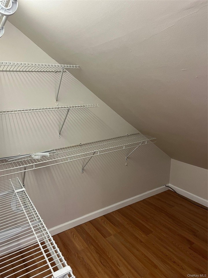 2064 E Main St - Photo 5 of 8