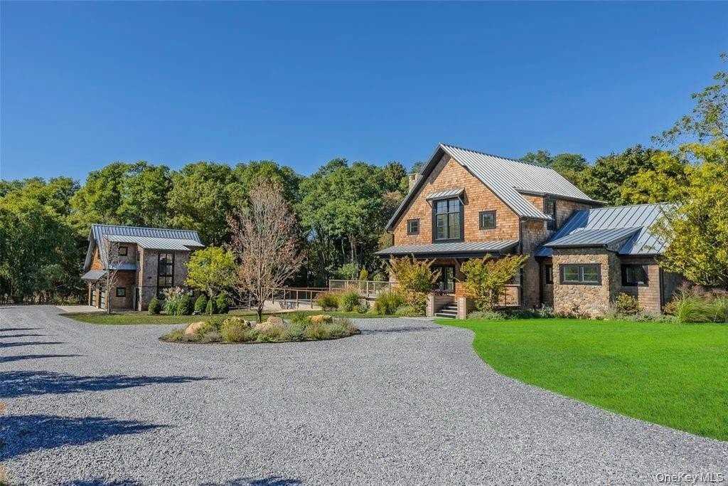 141A North Ferry Road - Photo 3 of 12