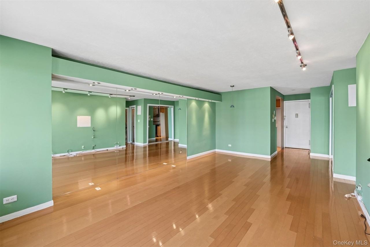 1815 215th St #15L - Photo 6 of 18