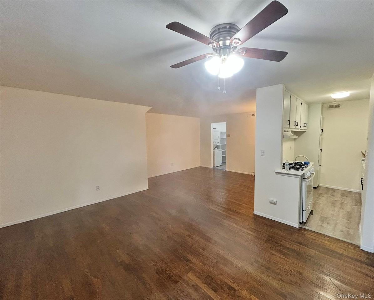 196 Artist Lake Dr - Photo 3 of 9