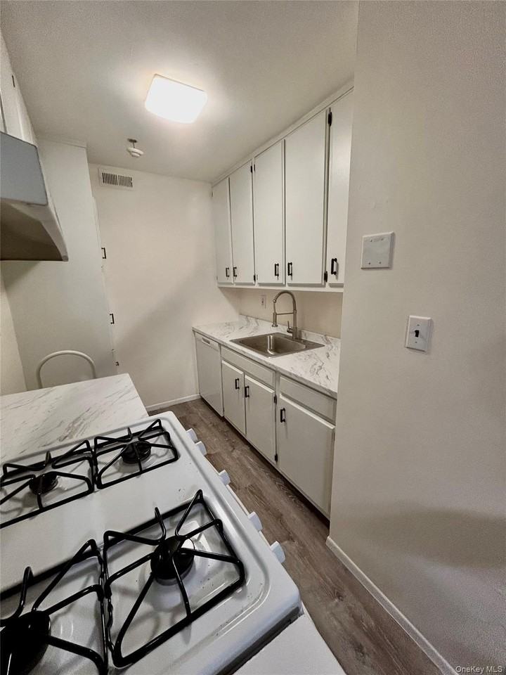 196 Artist Lake Dr - Photo 4 of 9