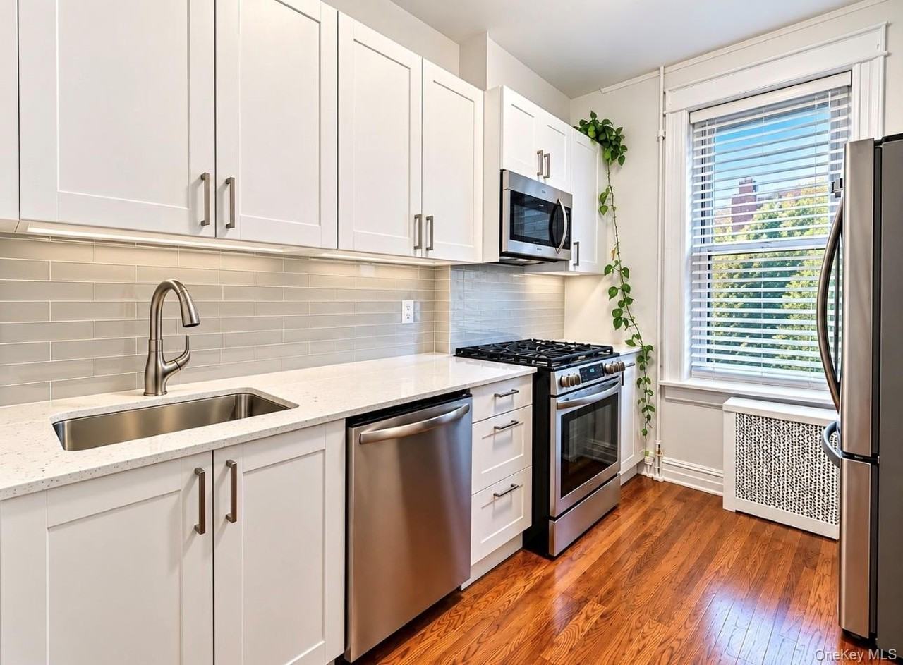 5922 Catalpa Ave #3 - Photo 3 of 8