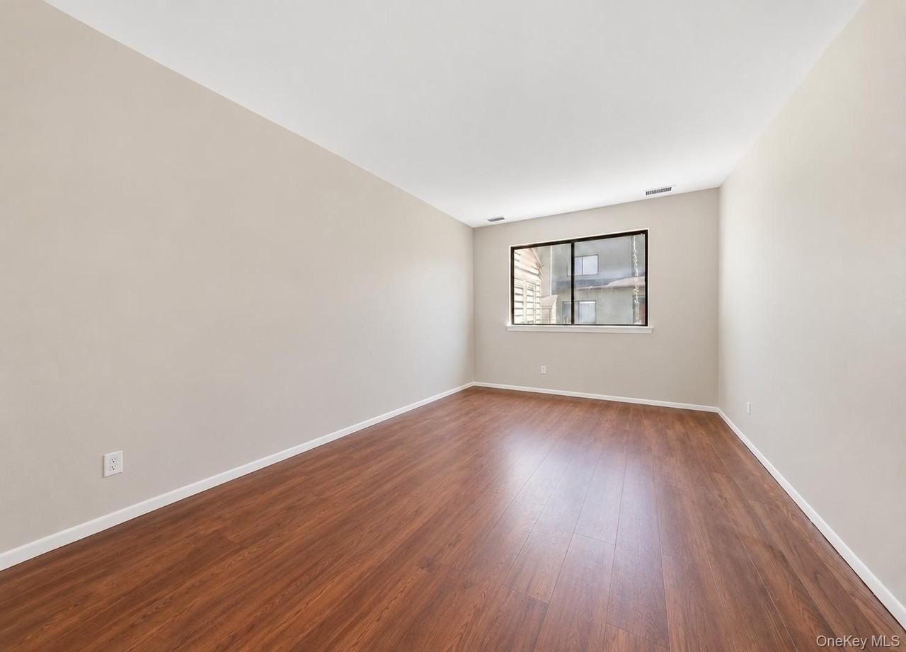 30 Sycamore Ct - Photo 7 of 9