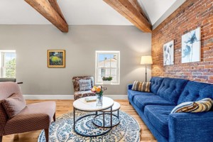 featured image of 10 Union St #3