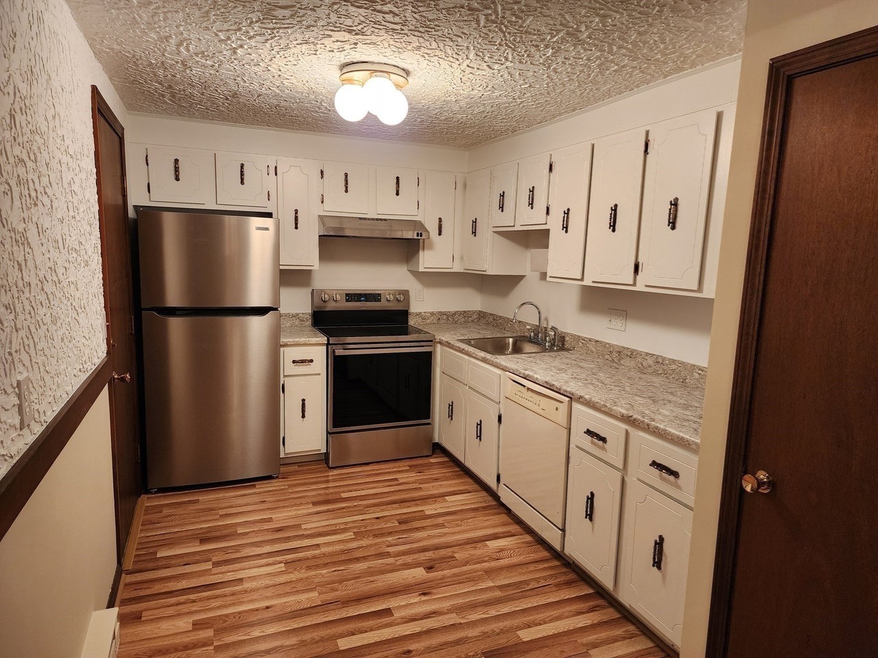 52 Swanson Ct #B34 - Photo 3 of 9