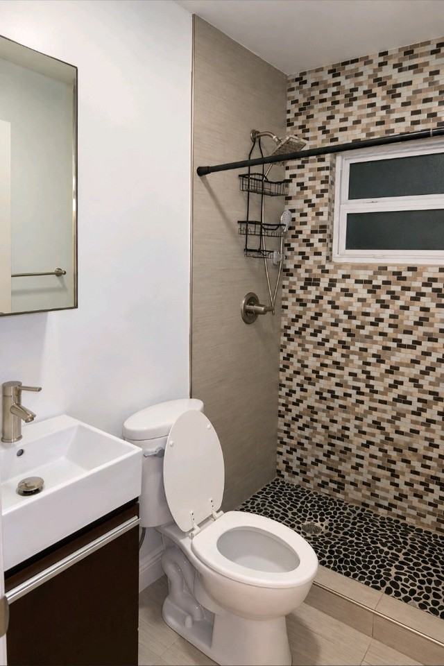 1021 Nw 40th Ave - Photo 5 of 8