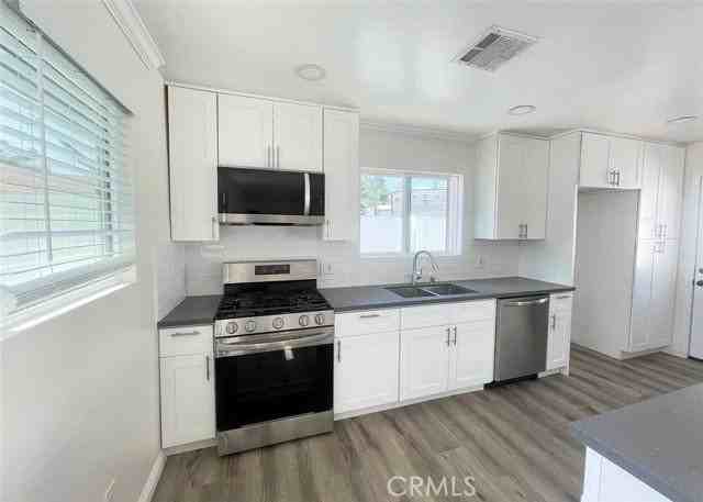 22831 Burton St - Photo 2 of 6