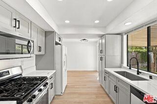 8475 Oakdale Ave - Photo 6 of 8