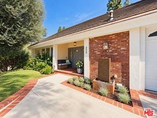 4520 Cezanne Ave - Photo 2 of 8