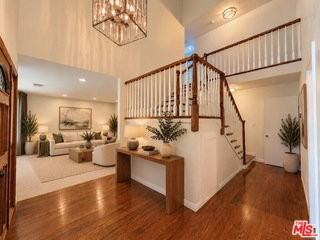 4520 Cezanne Ave - Photo 3 of 8