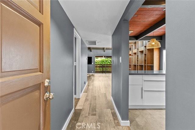 13006 Moorpark St #4 - Photo 4 of 8
