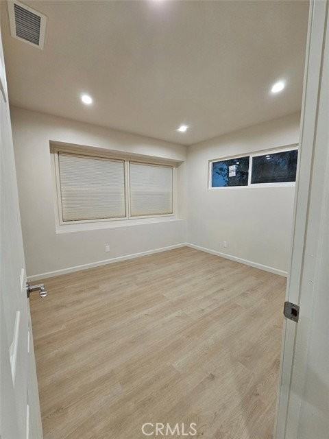 16009 Dearborn St - Photo 5 of 8