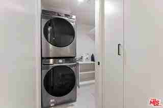 5120 1/2 Laurel Canyon Blvd - Photo 5 of 8