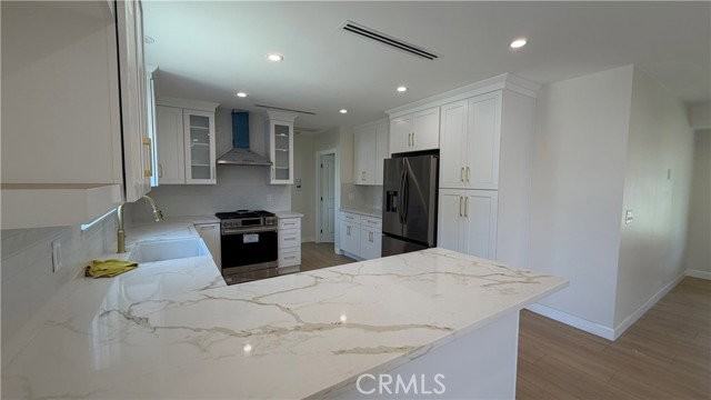 10641 Helendale Ave - Photo 2 of 8