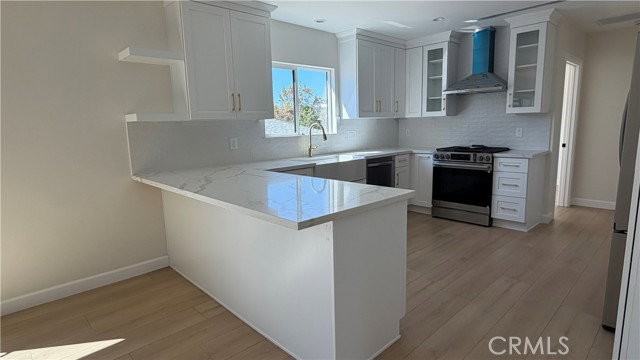 10641 Helendale Ave - Photo 5 of 8