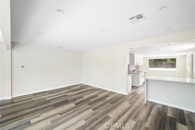 4924 Lowell Ave - Photo 2 of 8