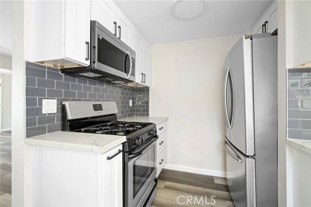 4924 Lowell Ave - Photo 4 of 8