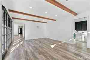 featured image of 4548 Loma Vista Dr