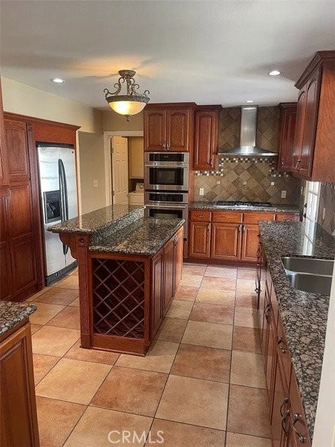 3053 Honolulu Ave - Photo 4 of 8