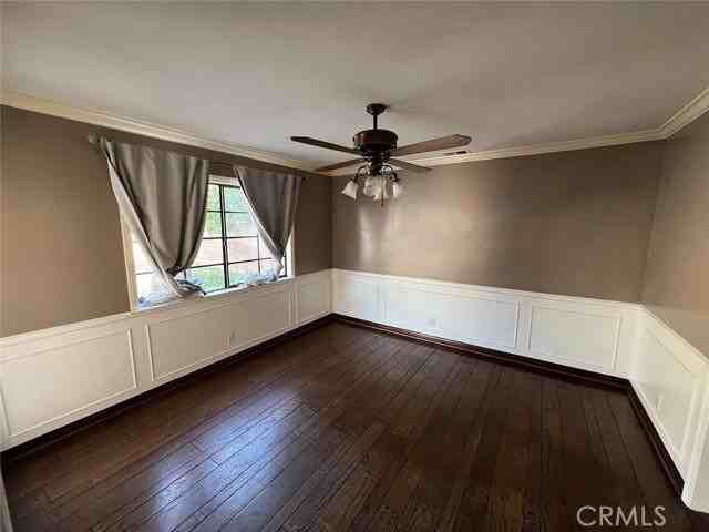 3053 Honolulu Ave - Photo 6 of 8