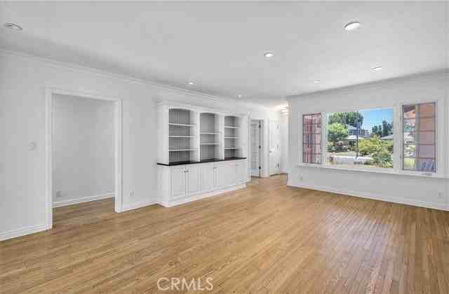 7734 Hosford Ave - Photo 2 of 7