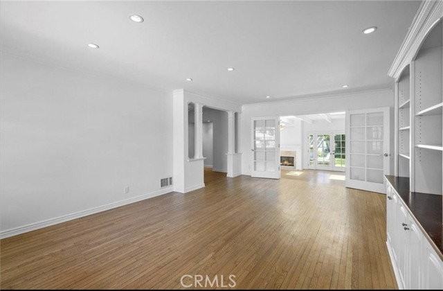 7734 Hosford Ave - Photo 3 of 7