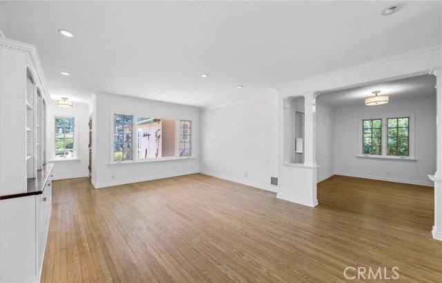7734 Hosford Ave - Photo 4 of 7