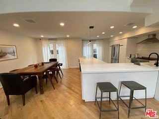928 19th St #A - Photo 2 of 8