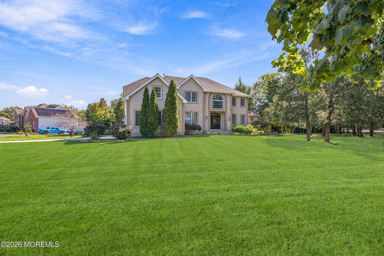 1410 Vincenzo Dr - Photo 4 of 50