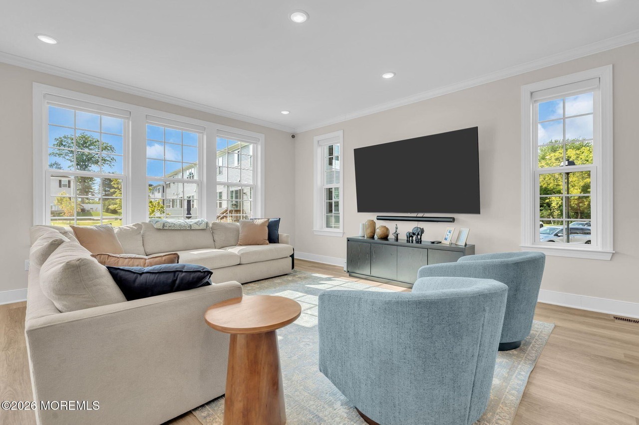 1516 Melrose Blvd - Photo 5 of 50