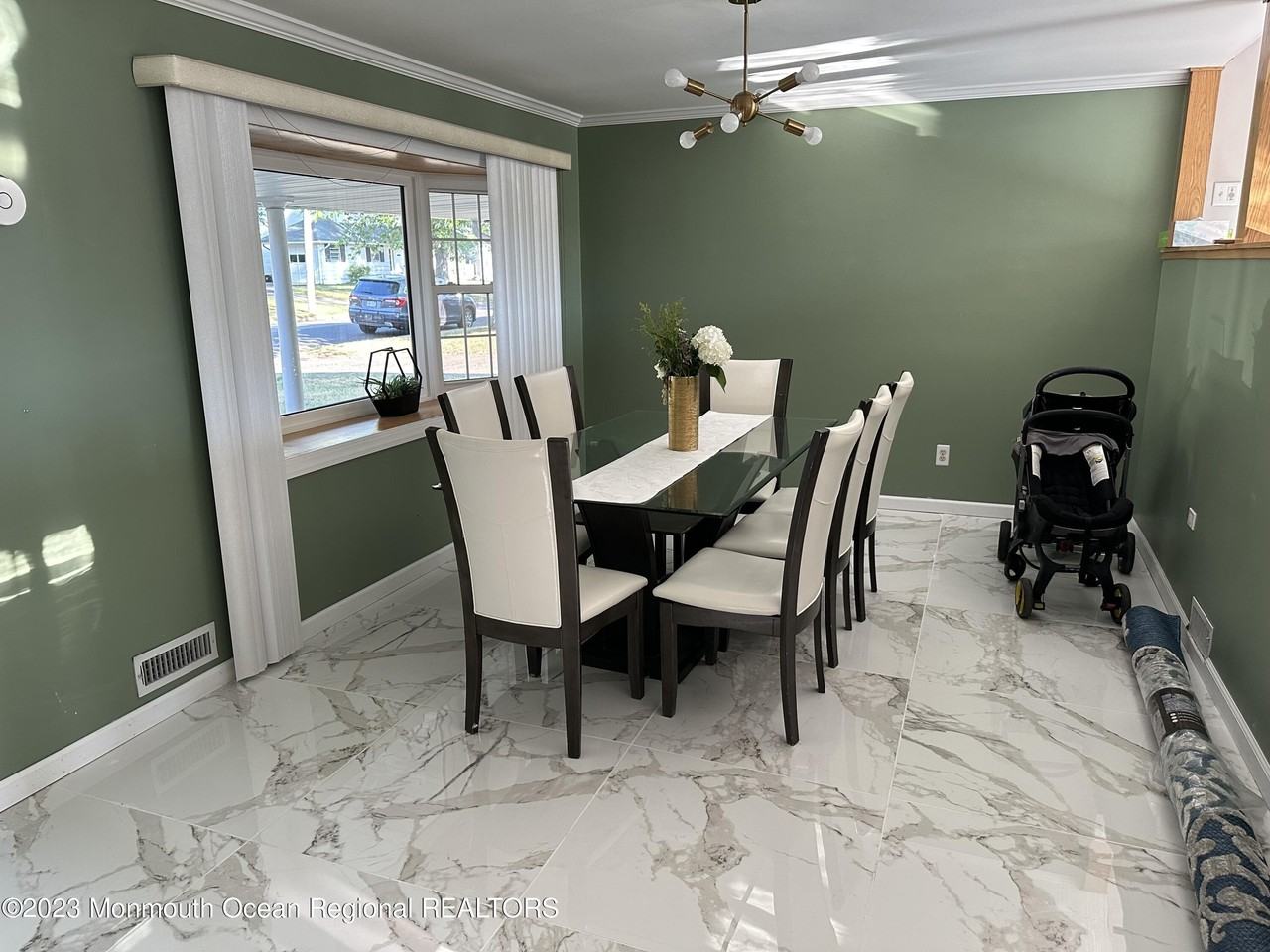 24 Barbara Ln - Photo 2 of 17