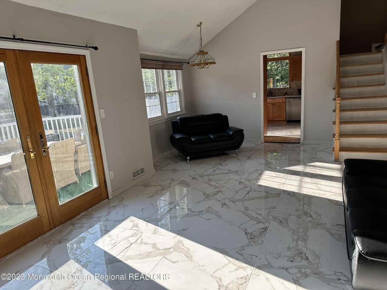24 Barbara Ln - Photo 5 of 17