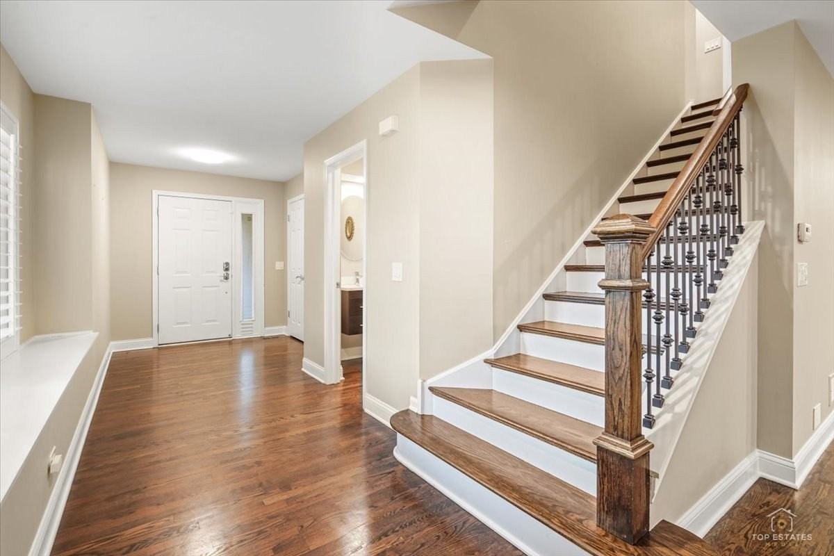 254 Taylor Ct - Photo 5 of 42