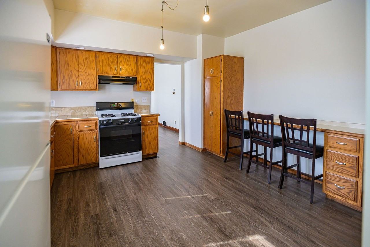 1000 N Raynor Ave #2 - Photo 2 of 14