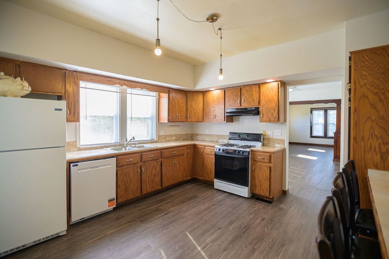 1000 N Raynor Ave #2 - Photo 6 of 14