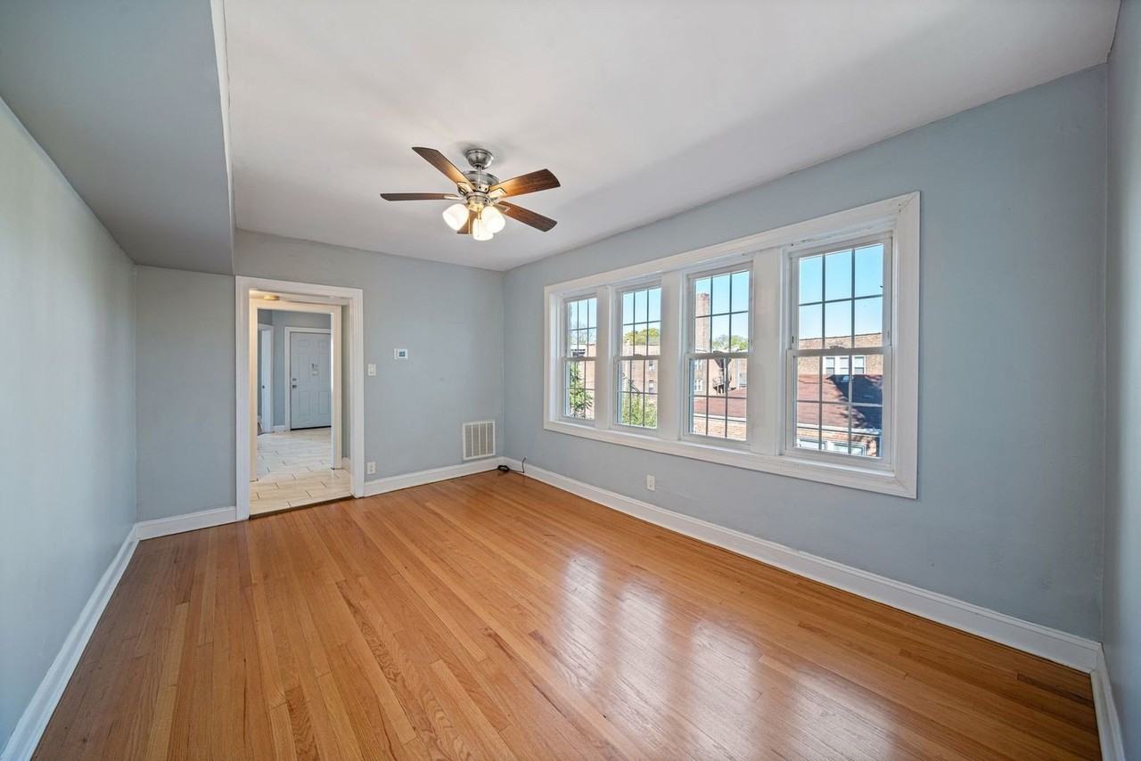 7822 S Kingston Ave #3 - Photo 7 of 21