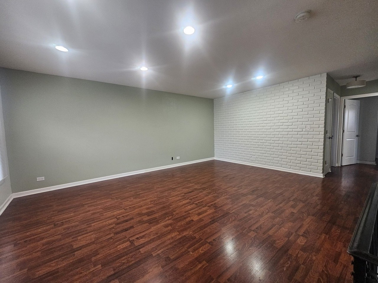 6730 Valley View Rd - Photo 2 of 26