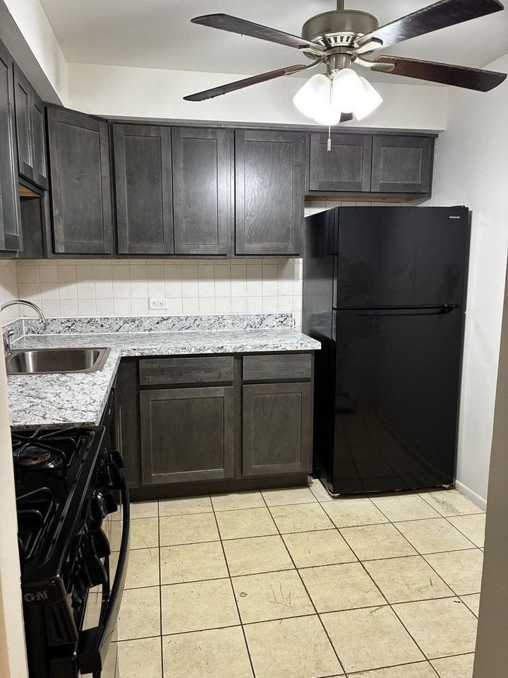 33 S Shaddle Ave #212 - Photo 2 of 7