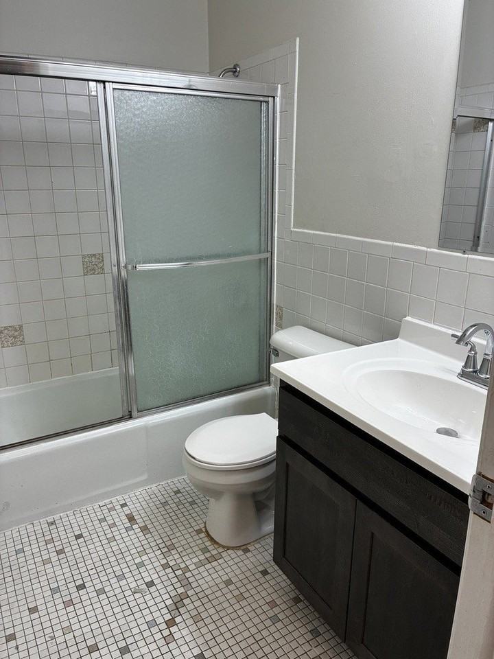 33 S Shaddle Ave #212 - Photo 5 of 7