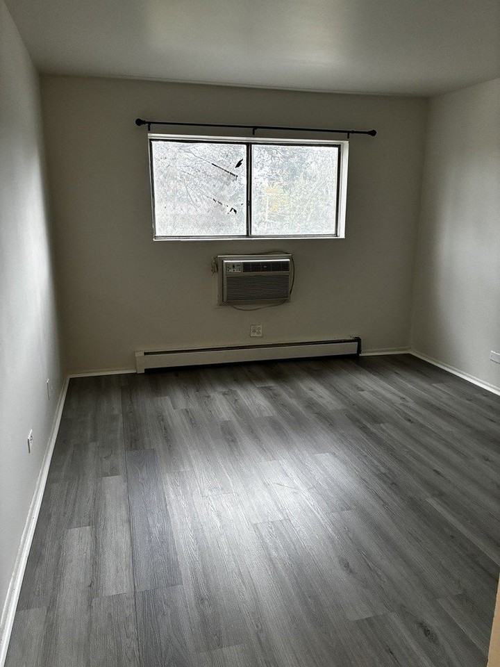 33 S Shaddle Ave #212 - Photo 6 of 7