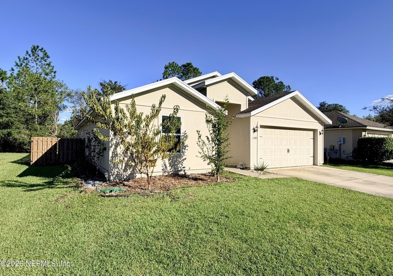11987 Sands Pointe Ct - Photo 2 of 26