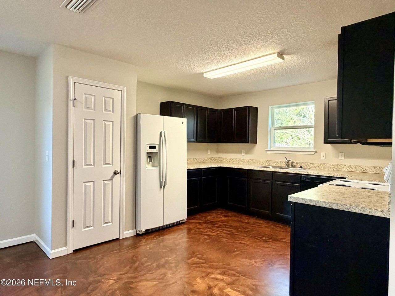 11987 Sands Pointe Ct - Photo 6 of 26