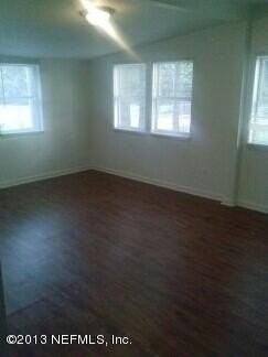 8526 Plainfield Ave - Photo 5 of 7