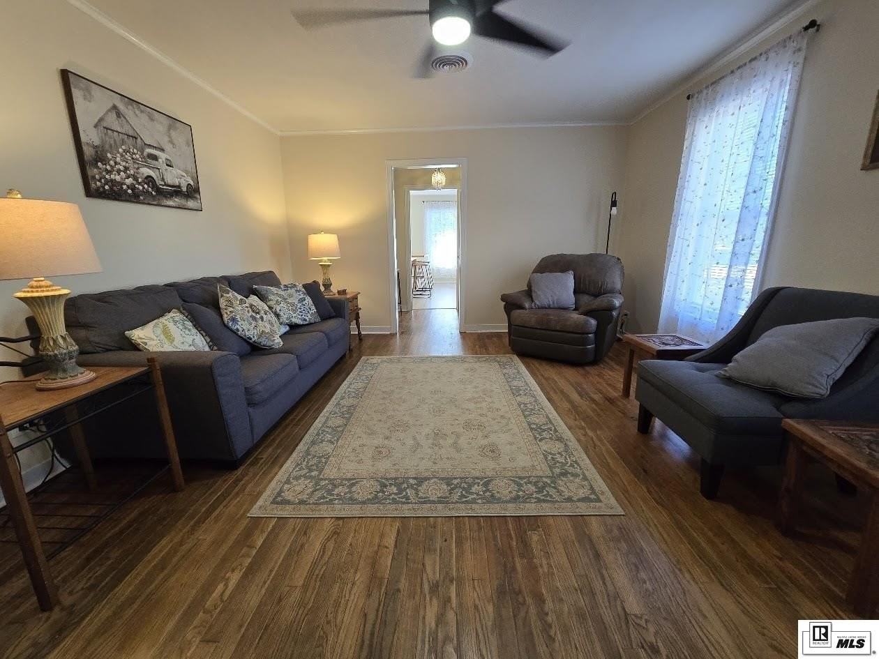 105 Fairview St - Photo 4 of 25