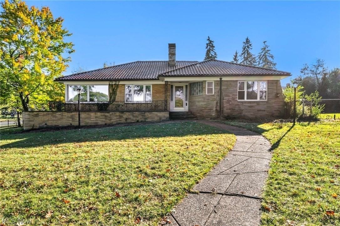 9903 Edgewater Dr - Photo 2 of 50
