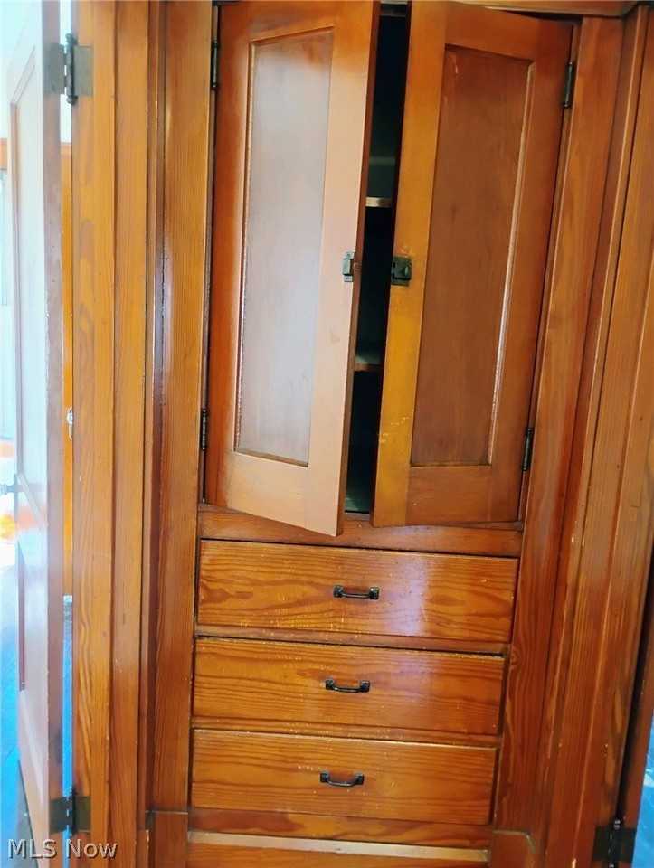 2102 Stewart Ave - Photo 5 of 19