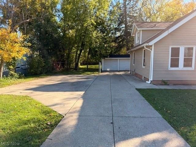 366 Columbus St - Photo 3 of 32