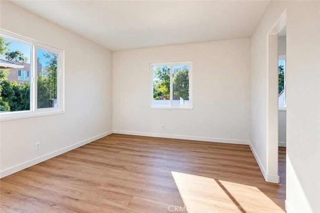 7357 Hazeltine Ave - Photo 3 of 11